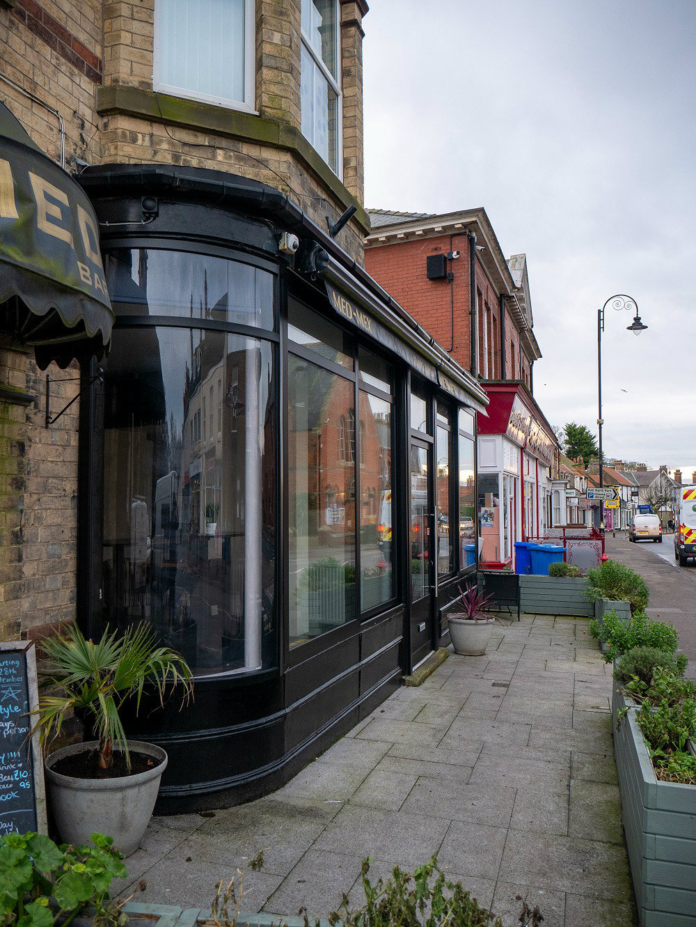 New aluminium shop front for shop